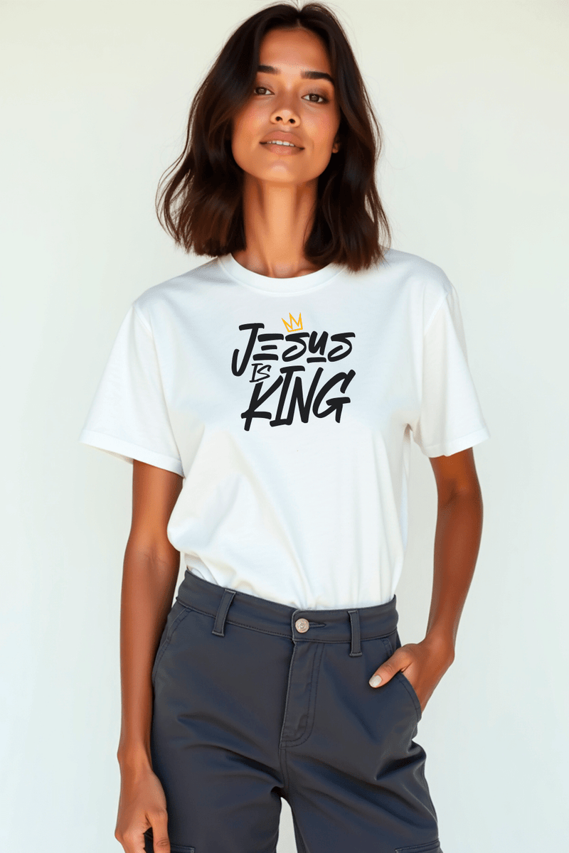 Camisa Básica Jesus is King I - Hace | Moda Cristã
