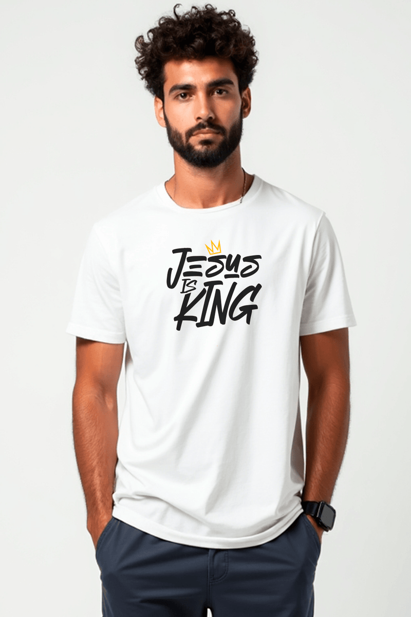 Camisa Básica Jesus is King I - Hace | Moda Cristã